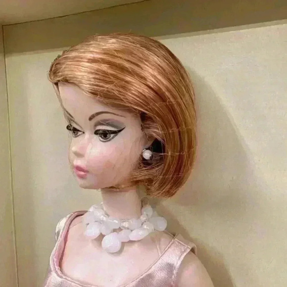 Barbie Southern Belle Doll - Picture 7 of 16